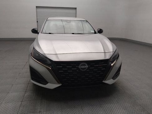 Used 2024 Nissan Altima 2.5 SR FWD image 14