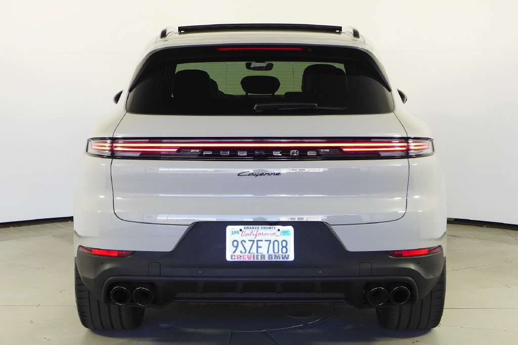 Used 2025 Porsche Cayenne AWD/4WD image 8