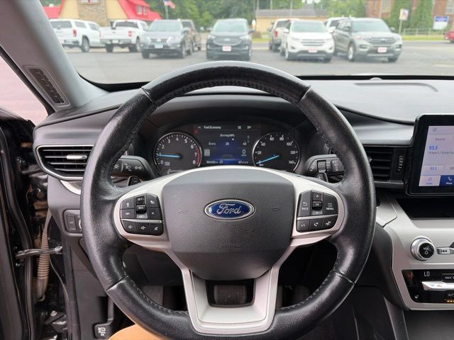 Used 2021 Ford Explorer XLT w/ Equipment Group 202A AWD/4WD image 12