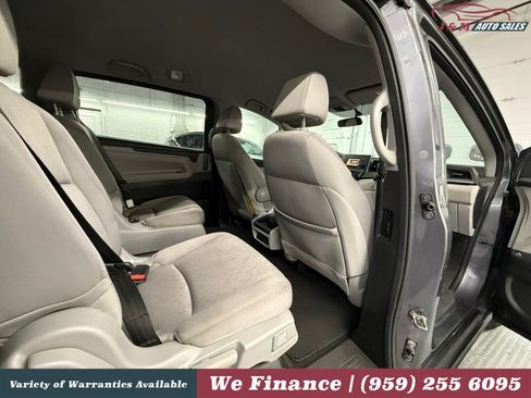 Used 2019 Honda Odyssey LX image 28