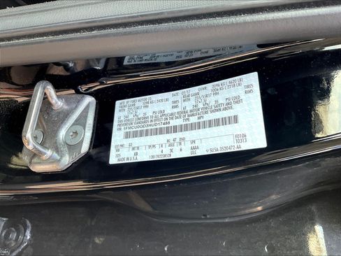 Used 2017 Ford Escape SE FWD image 18