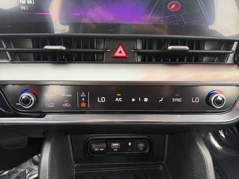 Used 2023 Kia Sportage EX image 20