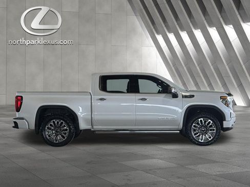 Used 2025 GMC Sierra 1500 Denali Ultimate AWD/4WD image 4