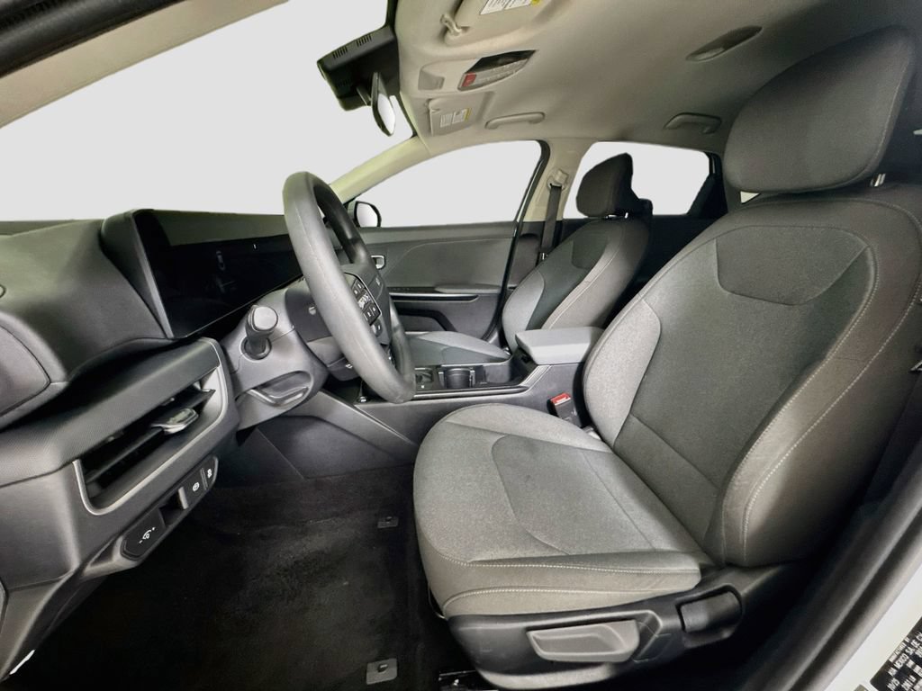 Used 2025 Kia K4 FWD image 11