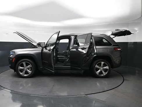Used 2022 Jeep Grand Cherokee Limited RWD image 39