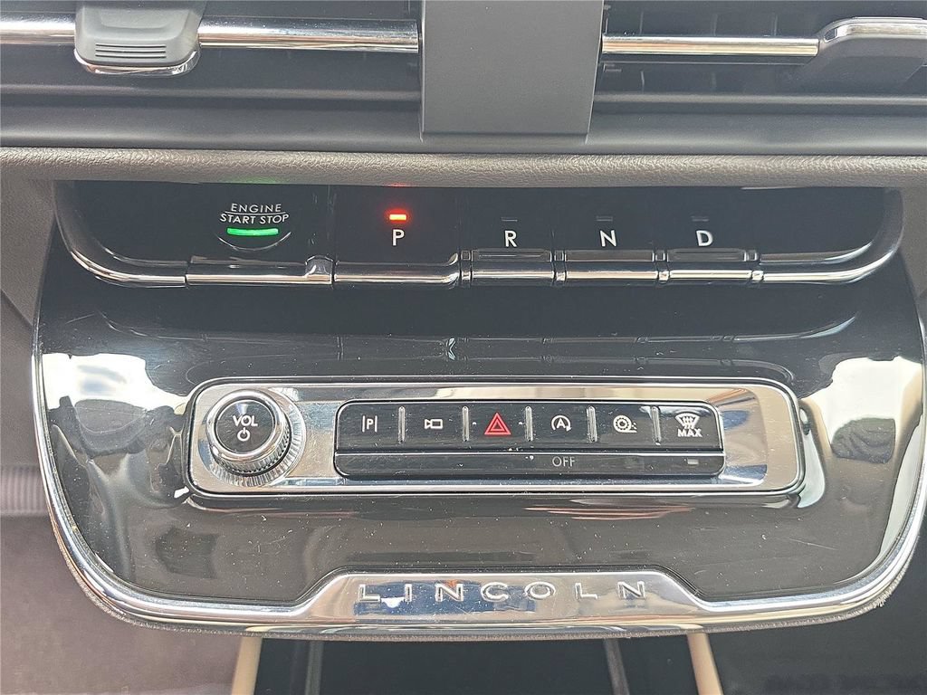 Certified 2024 Lincoln Corsair FWD image 19