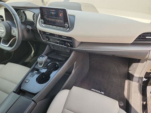 Used 2024 Nissan Rogue SV w/ SV Premium Package FWD image 28