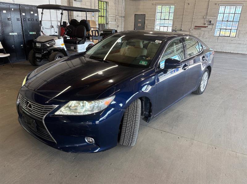 Used 2014 Lexus ES 350 w/ Luxury Package FWD image 4