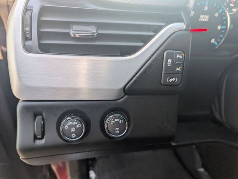 Used 2017 GMC Yukon XL SLT w/ Premium Edition image 16