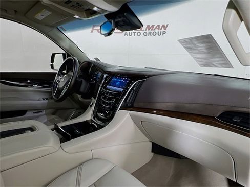 Used 2016 Cadillac Escalade Premium image 44
