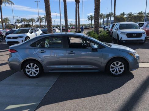 Used 2025 Toyota Corolla LE image 4