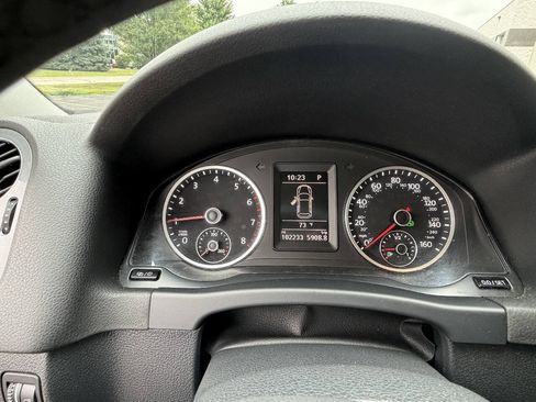 Used 2017 Volkswagen Tiguan S FWD image 13