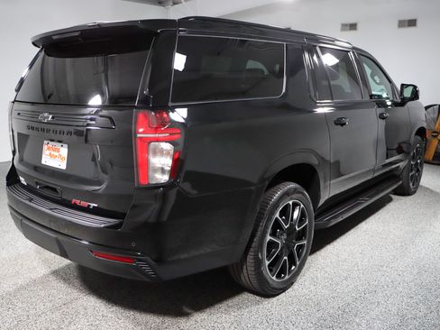 Used 2024 Chevrolet Suburban RST w/ Luxury Package AWD/4WD image 7