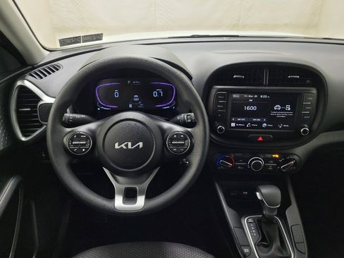 Used 2025 Kia Soul LX w/ LX Technology Package image 22