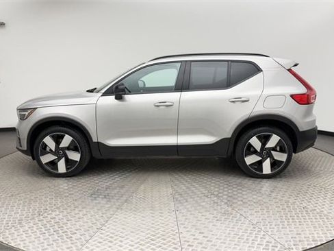 Certified 2023 Volvo XC40 Recharge Ultimate image 5