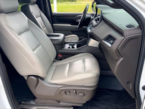 Used 2021 Chevrolet Tahoe LT w/ LT Signature Package AWD/4WD image 9