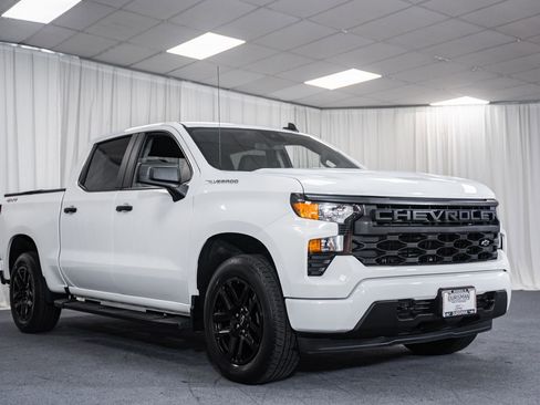 Used 2023 Chevrolet Silverado 1500 Custom AWD/4WD image 1