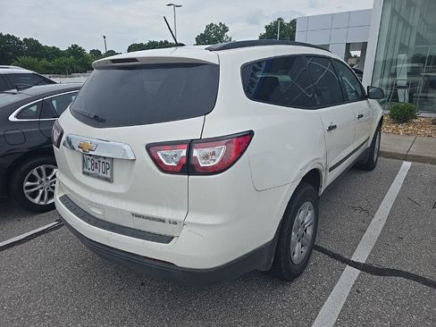 Used 2015 Chevrolet Traverse LS FWD image 3