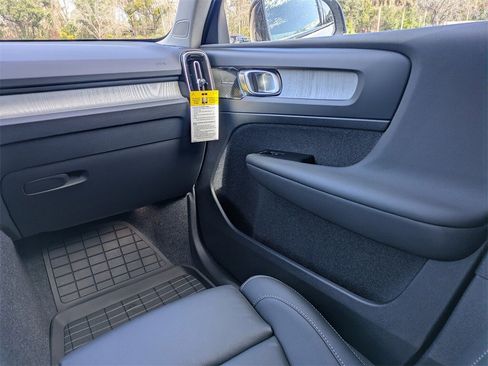 New 2026 Volvo XC40 B5 Ultra w/ Protection Package Premier image 20