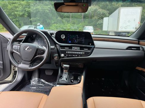 Used 2024 Lexus ES 350 w/ Premium Package FWD image 31