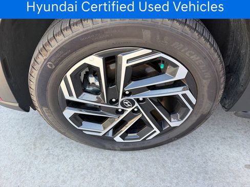 Certified 2025 Hyundai Tucson Limited AWD/4WD image 33