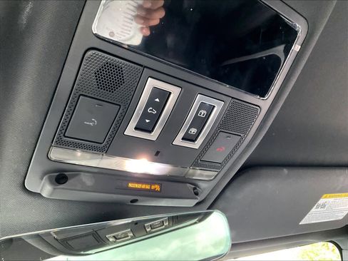 Used 2024 Land Rover Defender 110 S image 36