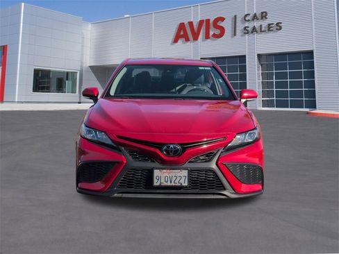 Used 2024 Toyota Camry SE image 2