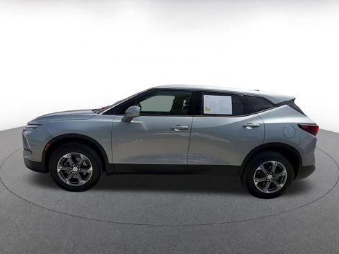 Used 2025 Chevrolet Blazer LT FWD image 8