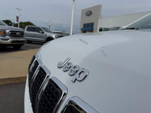 Used 2020 Jeep Cherokee Limited FWD image 5