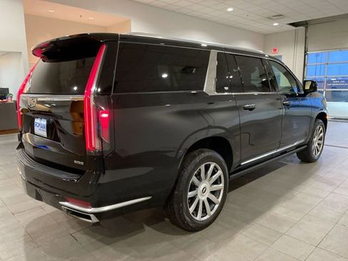 Used 2023 Cadillac Escalade ESV Premium Luxury Platinum image 6