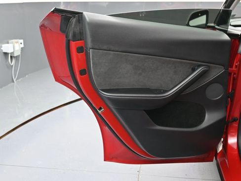 Used 2023 Tesla Model Y Long Range image 45