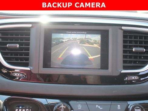 Used 2019 Chrysler Pacifica Touring Plus w/ Tire & Wheel Group FWD image 21