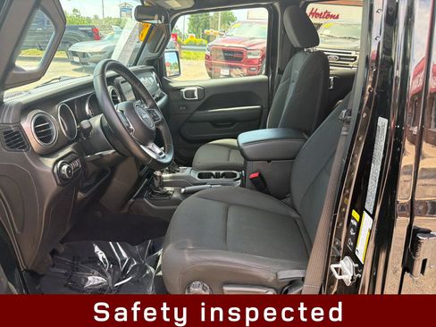 Used 2020 Jeep Wrangler Unlimited Sahara AWD/4WD image 11