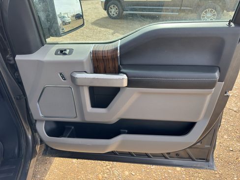 Used 2019 Ford F150 Lariat w/ Equipment Group 501A Mid image 27