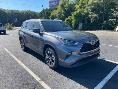 Used 2023 Toyota Highlander XLE