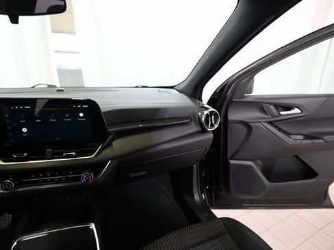 Used 2025 Chevrolet Equinox LT image 26