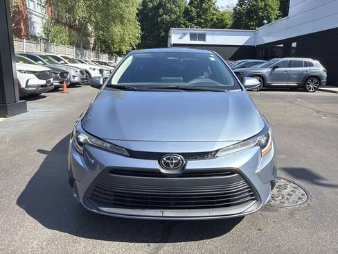 Used 2024 Toyota Corolla LE FWD image 3