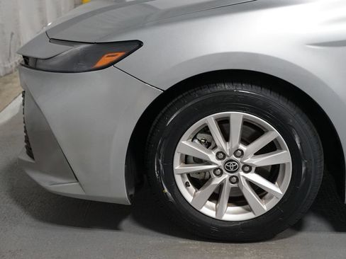 Used 2025 Toyota Camry LE w/ Convenience Package FWD image 5