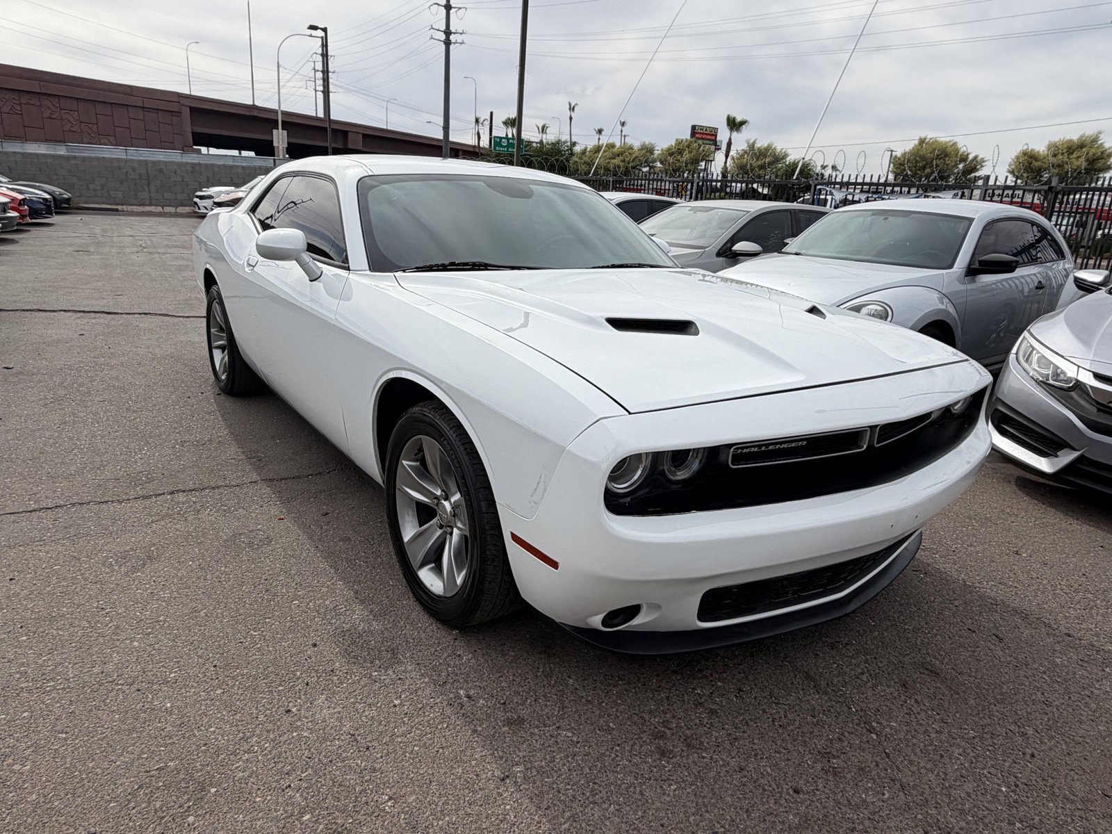 Used 2018 Dodge Challenger SXT RWD image 3