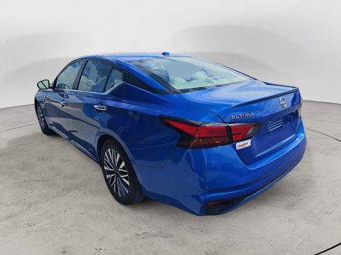 Used 2025 Nissan Altima 2.5 SV FWD image 5
