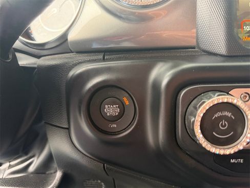 Certified 2022 Jeep Wrangler Unlimited Sahara image 23