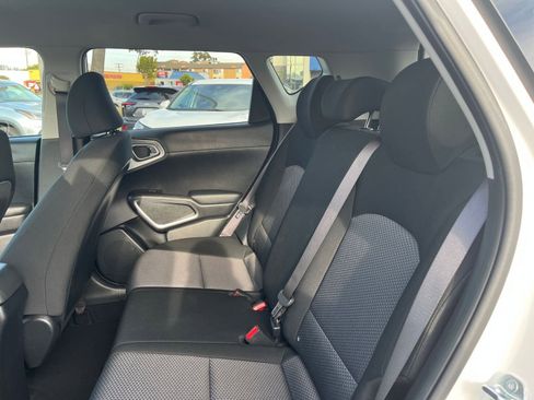 Used 2025 Kia Soul LX w/ LX Technology Package image 25