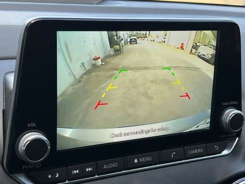 Used 2023 Nissan Sentra SR FWD image 20