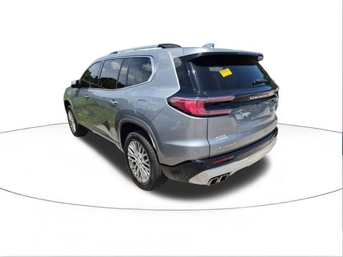 Used 2025 GMC Acadia Denali FWD image 3