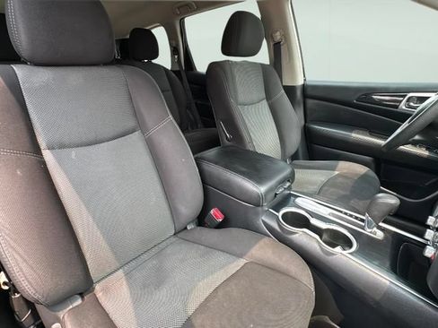 Used 2020 Nissan Pathfinder S FWD image 22