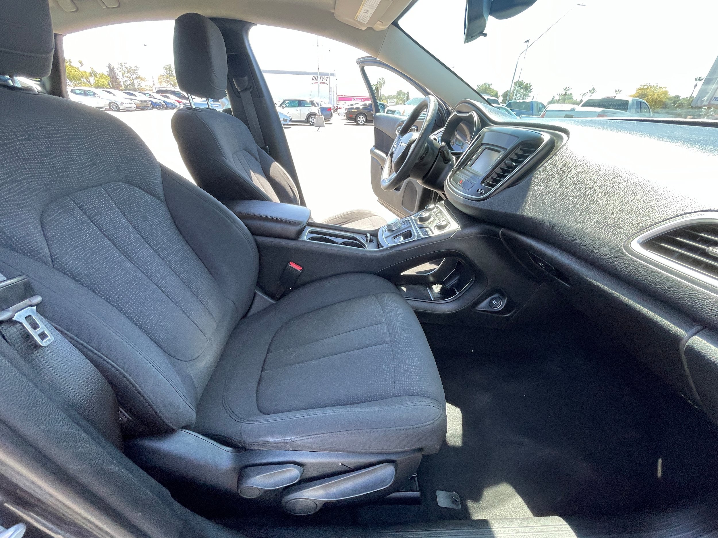 Used 2016 Chrysler 200 Limited FWD image 19