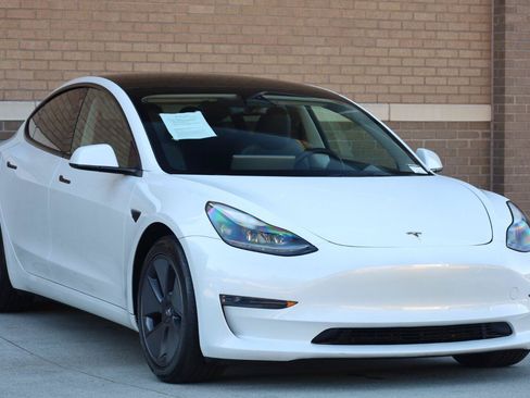 Used 2023 Tesla Model 3 Standard Range RWD image 7