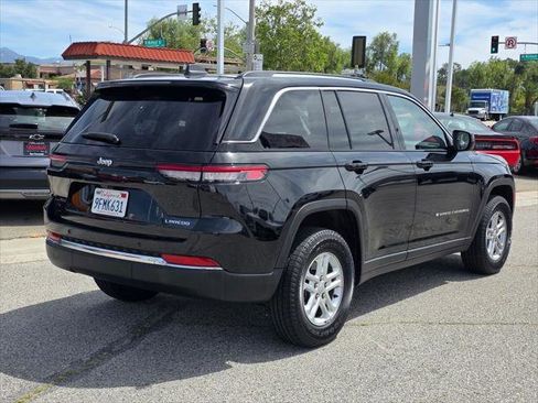Certified 2023 Jeep Grand Cherokee Laredo image 5