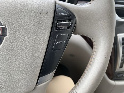 Used 2013 Nissan Quest SV FWD image 14