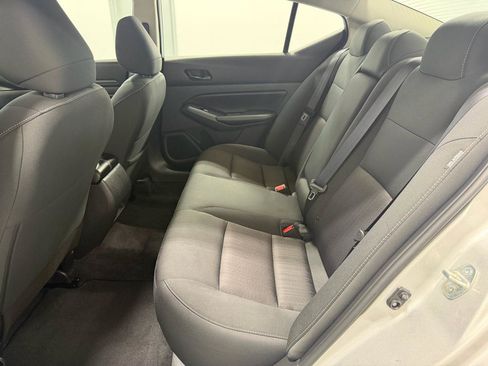 Used 2025 Nissan Altima 2.5 SV FWD image 22